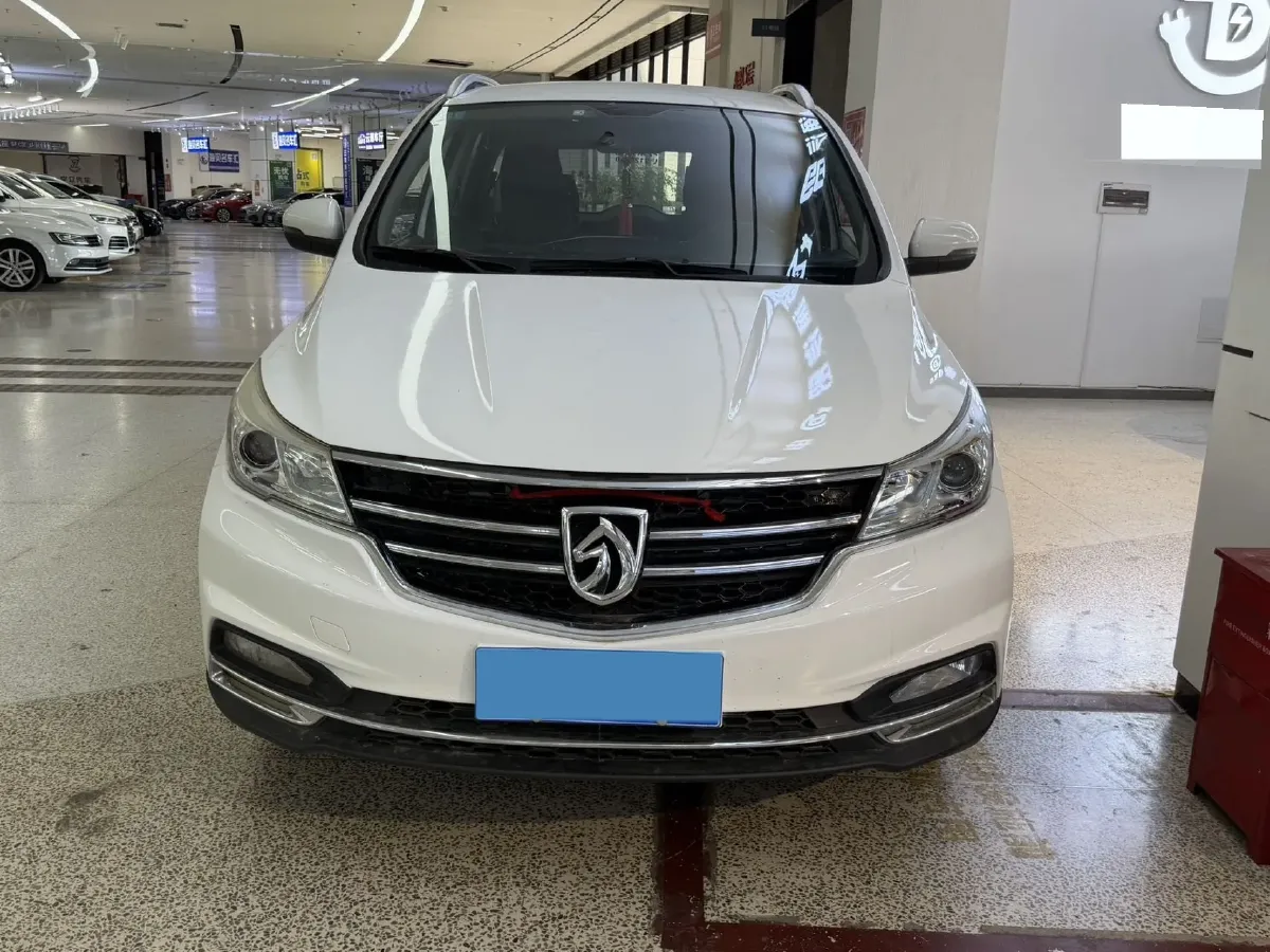 2019 BaoJun 730 1.5L 112HP L4 6MT,autocango,china used car exporter,china ev exporter,chinese used car exporter,chinese used ev exporter