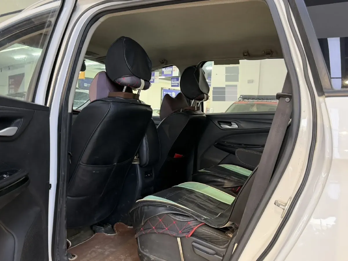 2019 BaoJun 730 1.5L 112HP L4 6MT,autocango,china used car exporter,china ev exporter,chinese used car exporter,chinese used ev exporter