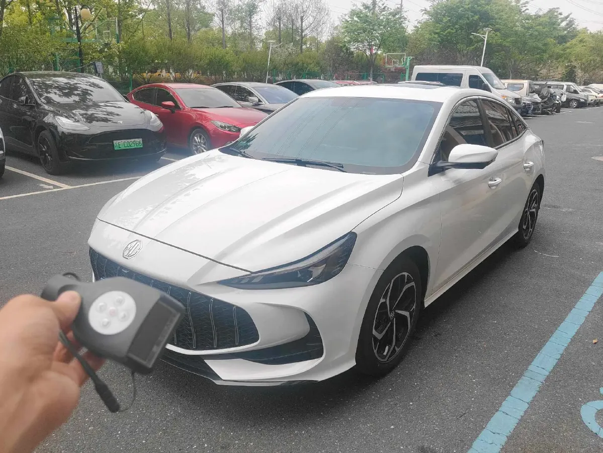 2025 MG 5 1.5T 181HP L4 7DCT,autocango,china used car exporter,china ev exporter,chinese used car exporter,chinese used ev exporter