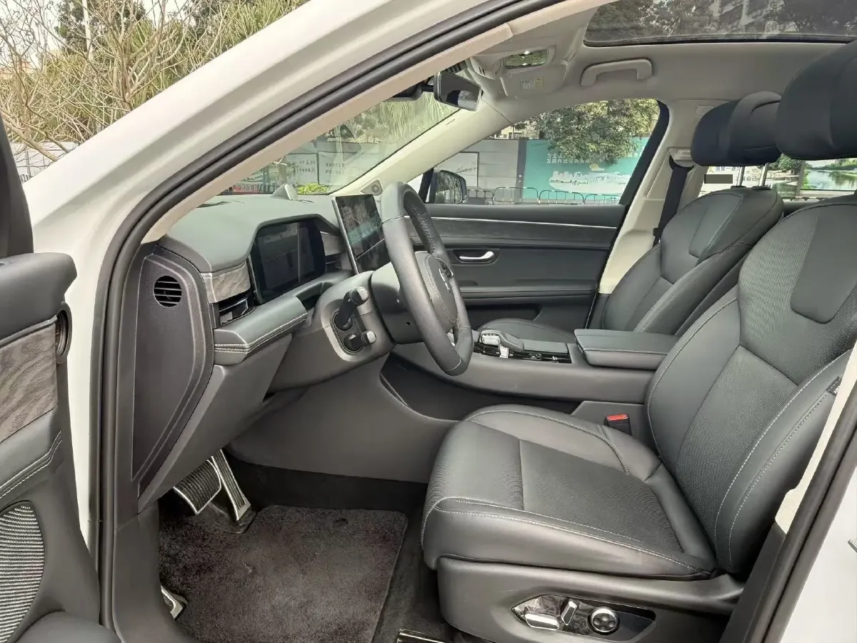 2022 JMC YuHu 7 2.0T 141HP L4 8AT,autocango,china used car exporter,china ev exporter,chinese used car exporter,chinese used ev exporter