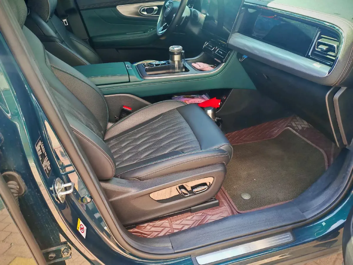 2022 GAC Trumpchi GS8 2.0T 252HP L4 8AT,autocango,china used car exporter,china ev exporter,chinese used car exporter,chinese used ev exporter