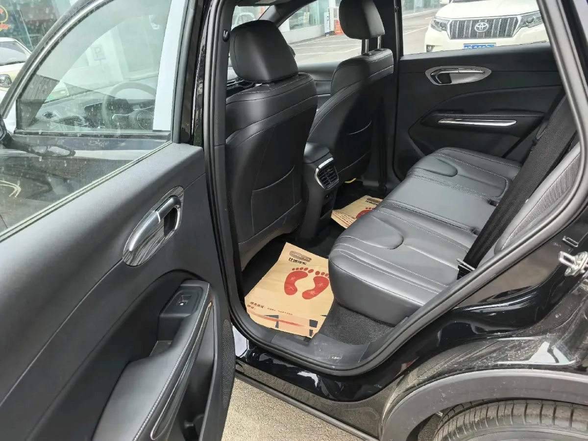 2025 Bestune YueYi 07 1.5T 150HP L4 1DHT PHEV,autocango,china used car exporter,china ev exporter,chinese used car exporter,chinese used ev exporter