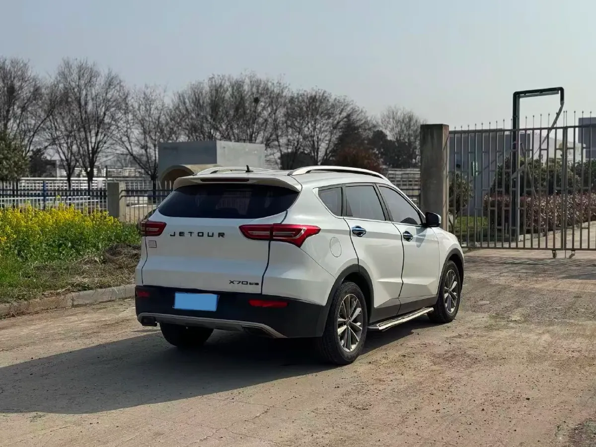 2018 Jetour X70 1.5T 147HP L4 5MT,autocango,china used car exporter,china ev exporter,chinese used car exporter,chinese used ev exporter
