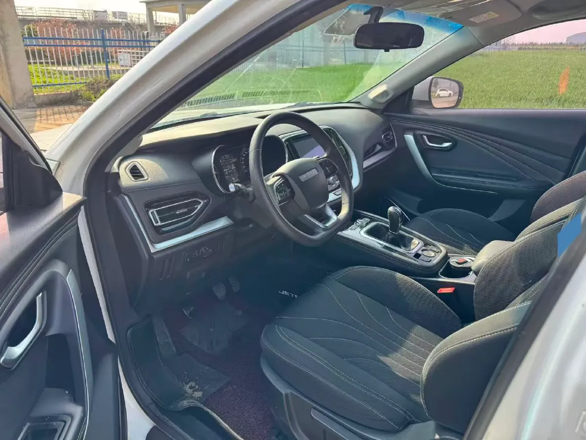 2018 Jetour X70 1.5T 147HP L4 5MT,autocango,china used car exporter,china ev exporter,chinese used car exporter,chinese used ev exporter