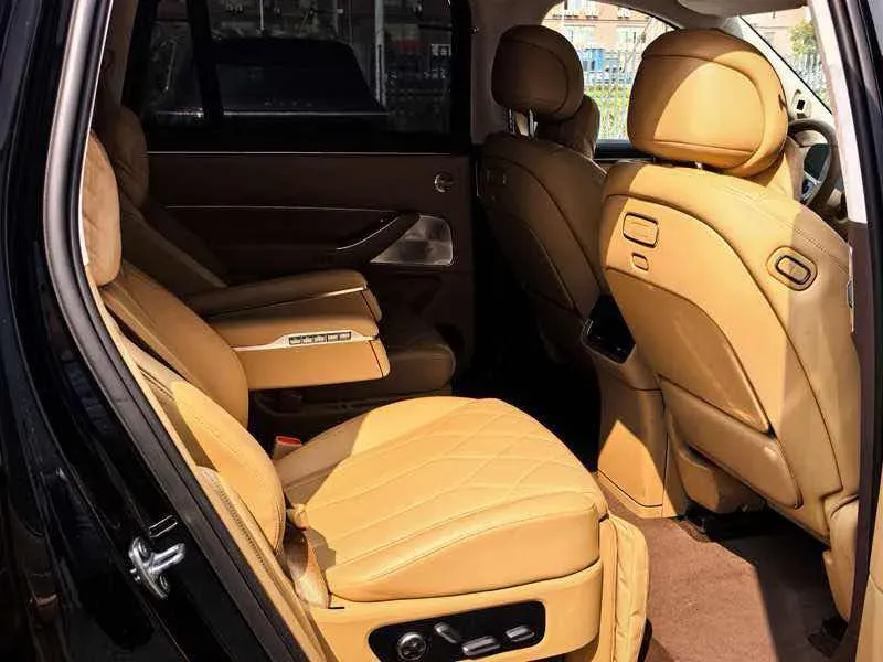 2025 AITO AITO M8 REEV 160HP REEV 53.4KWH,autocango,china used car exporter,china ev exporter,chinese used car exporter,chinese used ev exporter