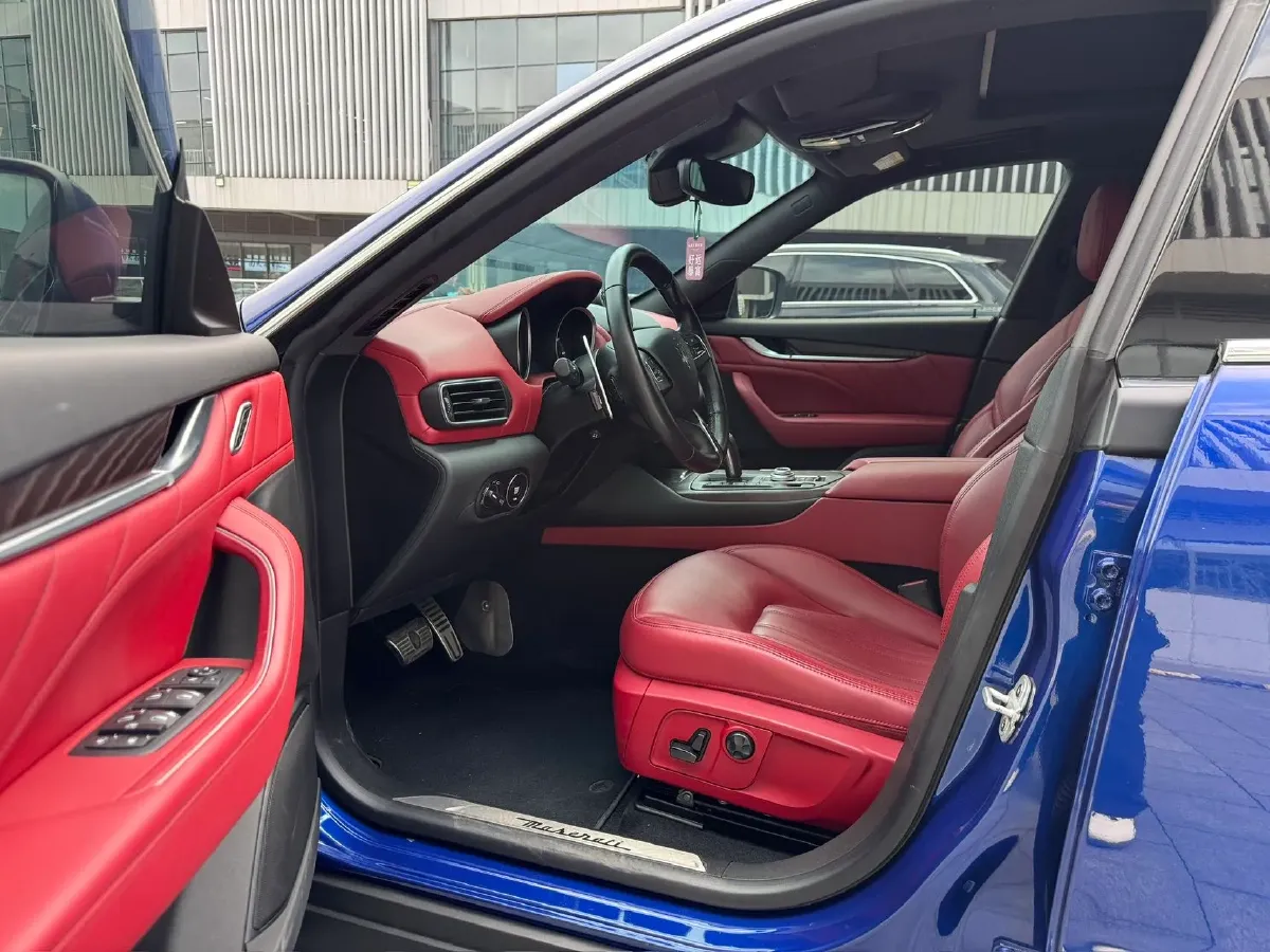 2021 Maserati Levante 3.0T 350HP V6 8AT,autocango,china used car exporter,china ev exporter,chinese used car exporter,chinese used ev exporter