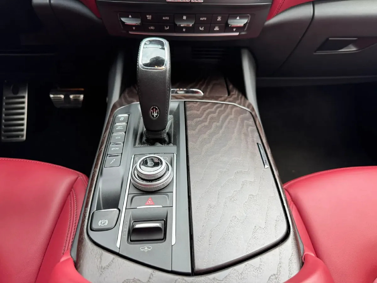 2021 Maserati Levante 3.0T 350HP V6 8AT,autocango,china used car exporter,china ev exporter,chinese used car exporter,chinese used ev exporter