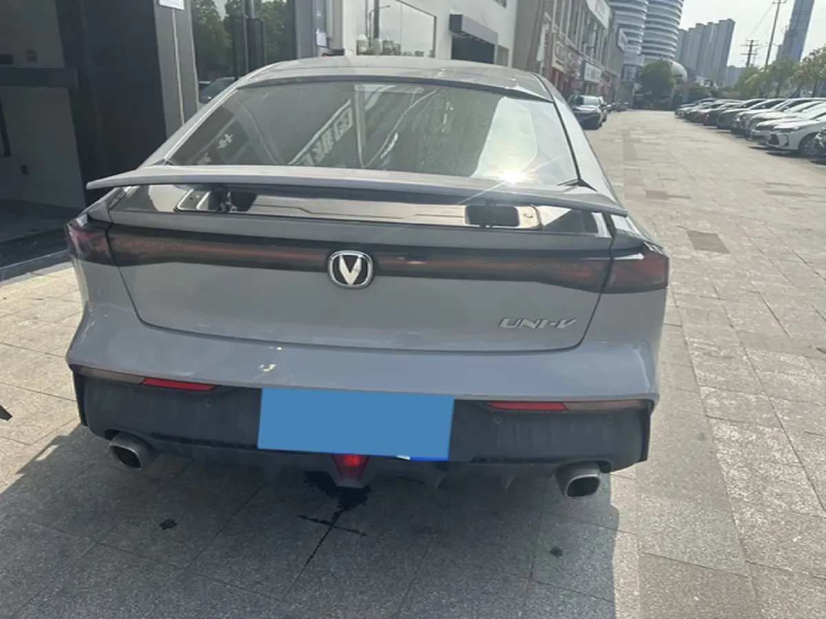 2022 ChangAn UNI-V 1.5T 188HP L4 7DCT,autocango,china used car exporter,china ev exporter,chinese used car exporter,chinese used ev exporter