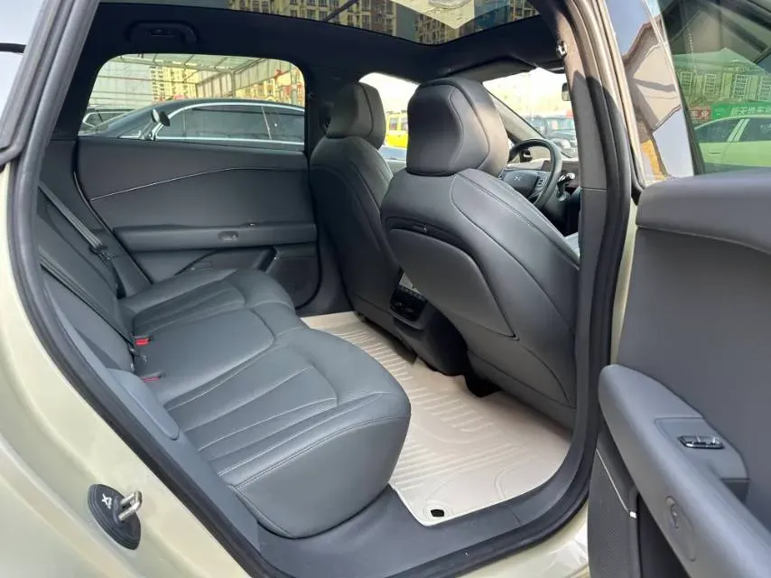 2024 Xpeng P7+ BEV 60.7KWH,autocango,china used car exporter,china ev exporter,chinese used car exporter,chinese used ev exporter