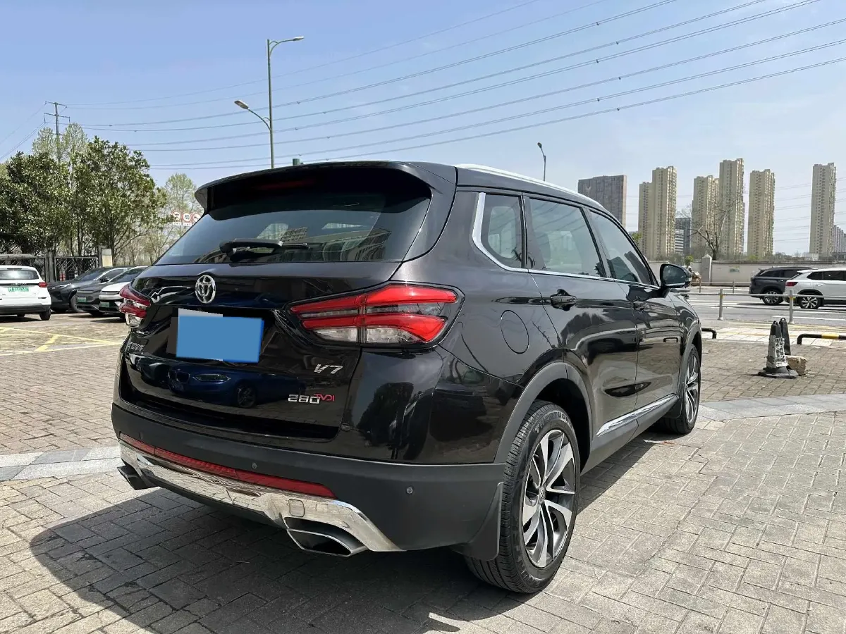 2018 Brilliance Auto V7 1.6T 204HP L4 6MT,autocango,china used car exporter,china ev exporter,chinese used car exporter,chinese used ev exporter