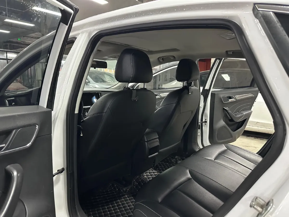 2017 Roewe i6 1.5T 169HP L4 7DCT,autocango,china used car exporter,china ev exporter,chinese used car exporter,chinese used ev exporter