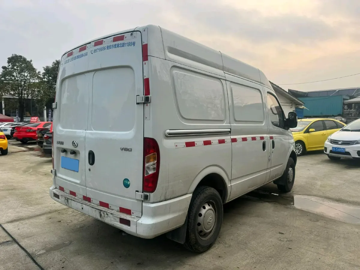 2021 MAXUS XinTu V80 2.0T 139HP L4 6MT,autocango,china used car exporter,china ev exporter,chinese used car exporter,chinese used ev exporter