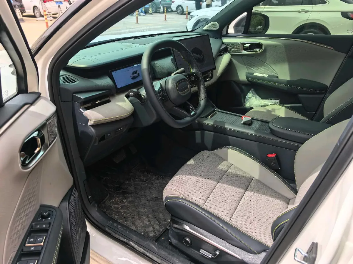 2026 LYNK&CO 06 1.5T 181HP L4 7DCT,autocango,china used car exporter,china ev exporter,chinese used car exporter,chinese used ev exporter