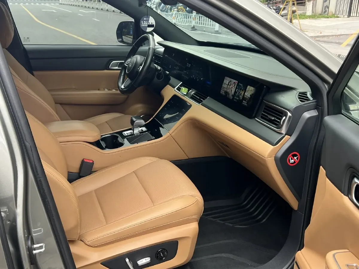 2021 Li ONE Range Extended 131HP REEV 40.5KWH,autocango,china used car exporter,china ev exporter,chinese used car exporter,chinese used ev exporter