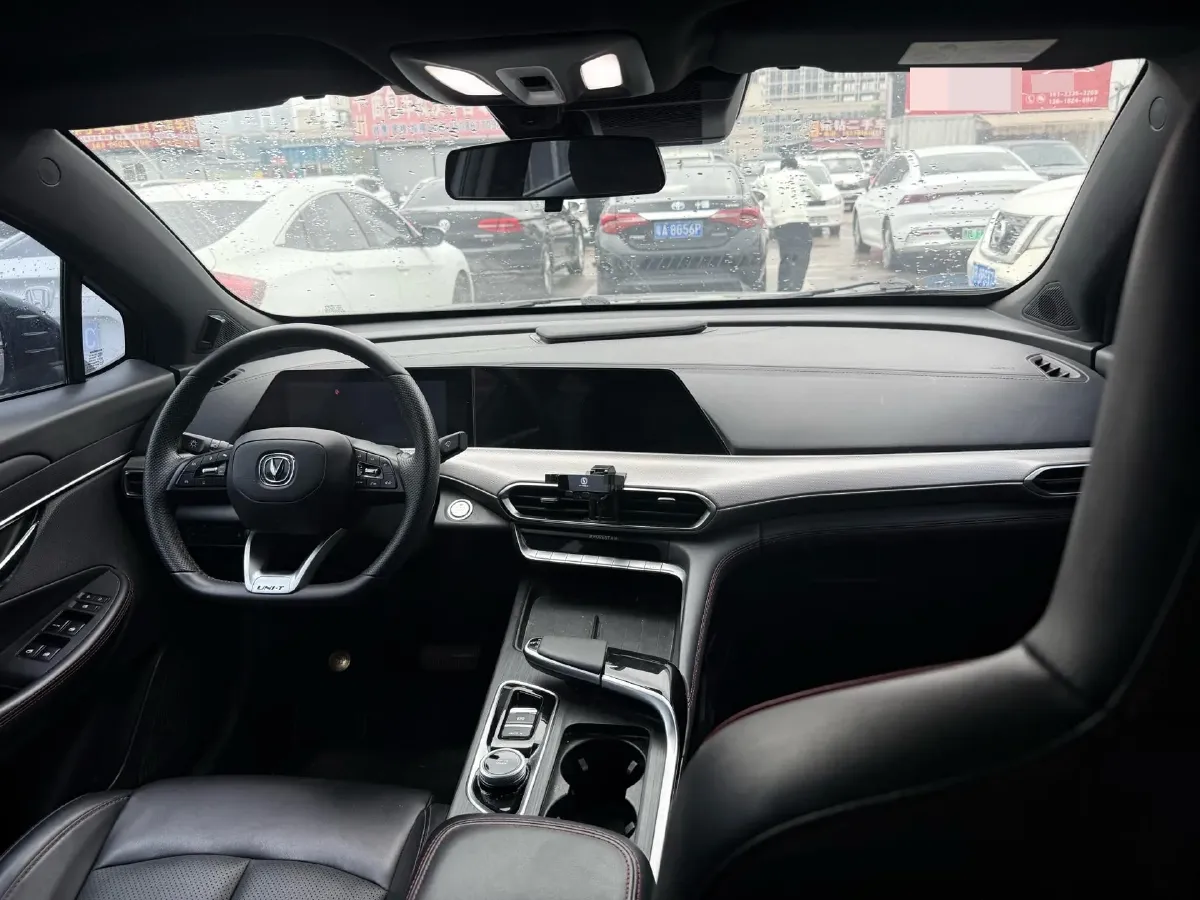 2022 ChangAn UNI-T 1.5T 188HP L4 7DCT,autocango,china used car exporter,china ev exporter,chinese used car exporter,chinese used ev exporter