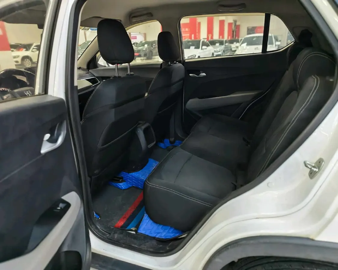 2019 BaoJun 730 1.5L 105HP L4 6MT,autocango,china used car exporter,china ev exporter,chinese used car exporter,chinese used ev exporter