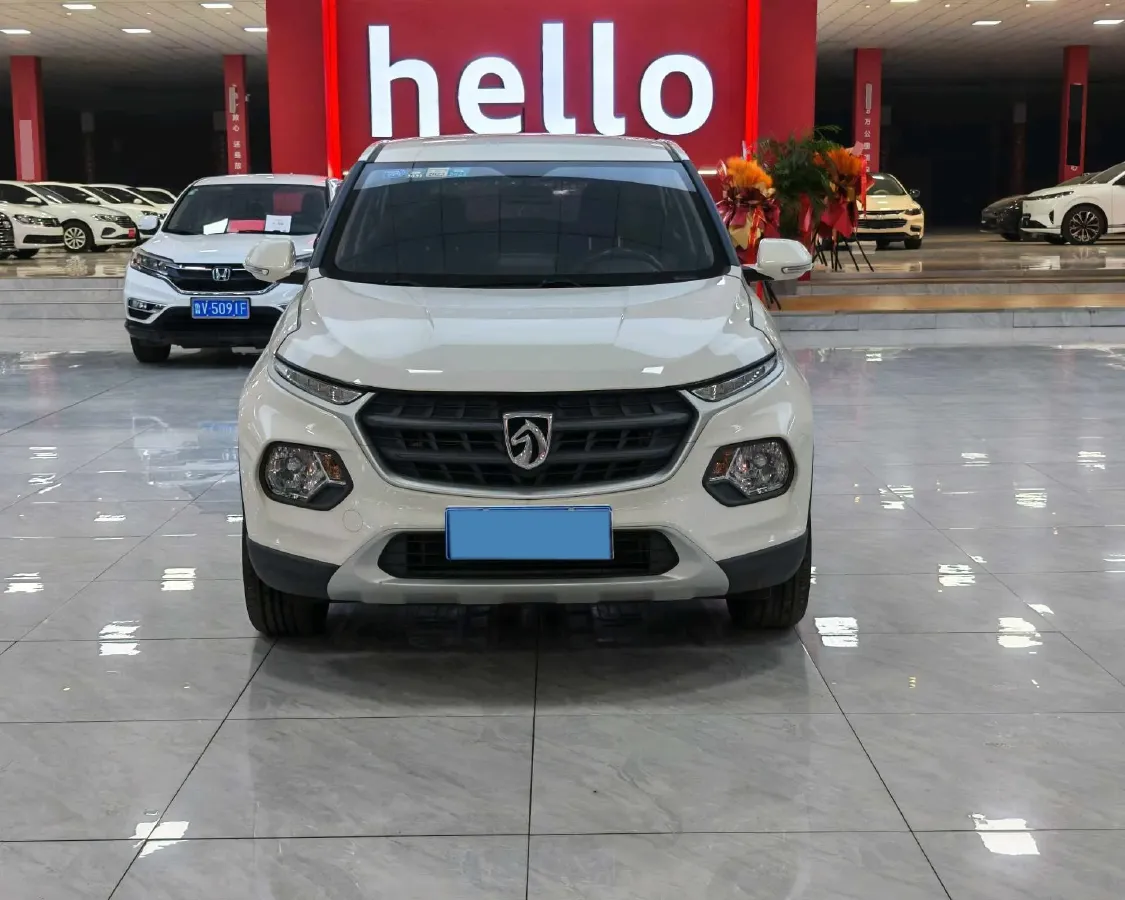 2019 BaoJun 730 1.5L 105HP L4 6MT,autocango,china used car exporter,china ev exporter,chinese used car exporter,chinese used ev exporter
