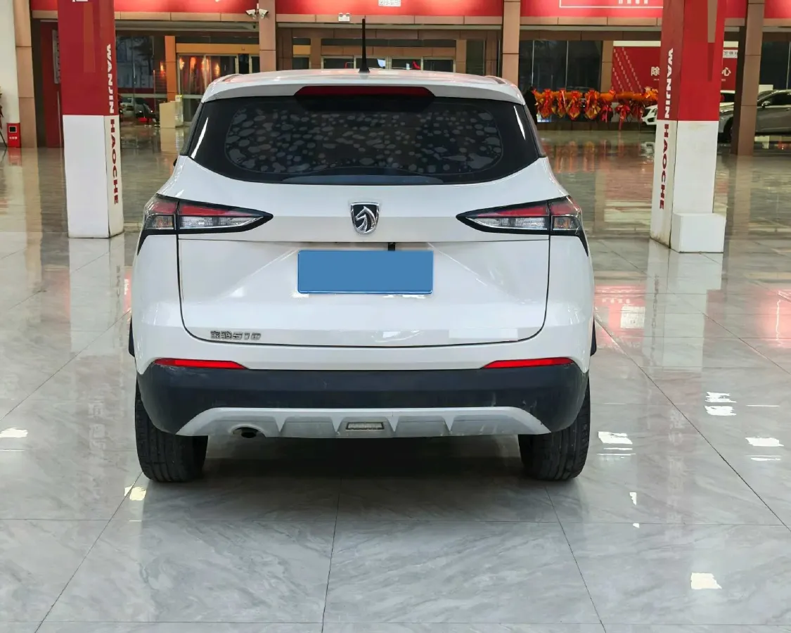 2019 BaoJun 730 1.5L 105HP L4 6MT,autocango,china used car exporter,china ev exporter,chinese used car exporter,chinese used ev exporter