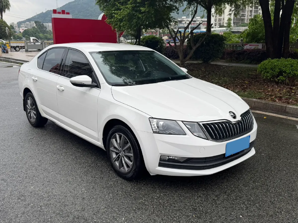 2021 Skoda Octavia 1.5L 113HP L4 6AT,autocango,china used car exporter,china ev exporter,chinese used car exporter,chinese used ev exporter