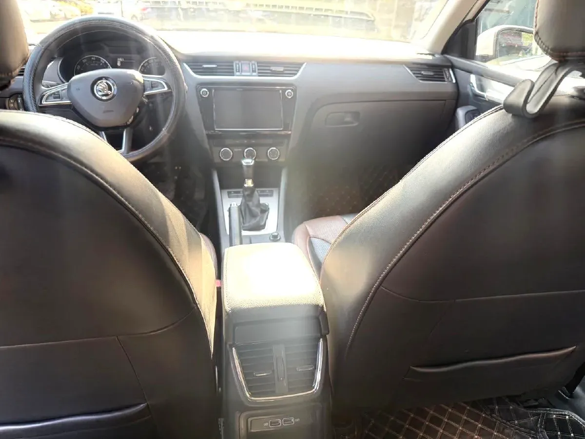 2019 Skoda Octavia 1.5L 116HP L4 6AT,autocango,china used car exporter,china ev exporter,chinese used car exporter,chinese used ev exporter