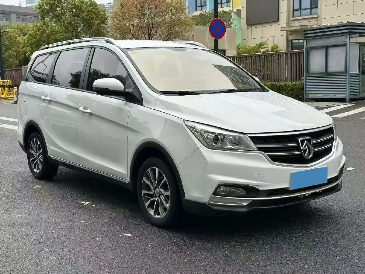 2019 BaoJun 730 1.5T 147HP L4 CVT,autocango,china used car exporter,china ev exporter,chinese used car exporter,chinese used ev exporter