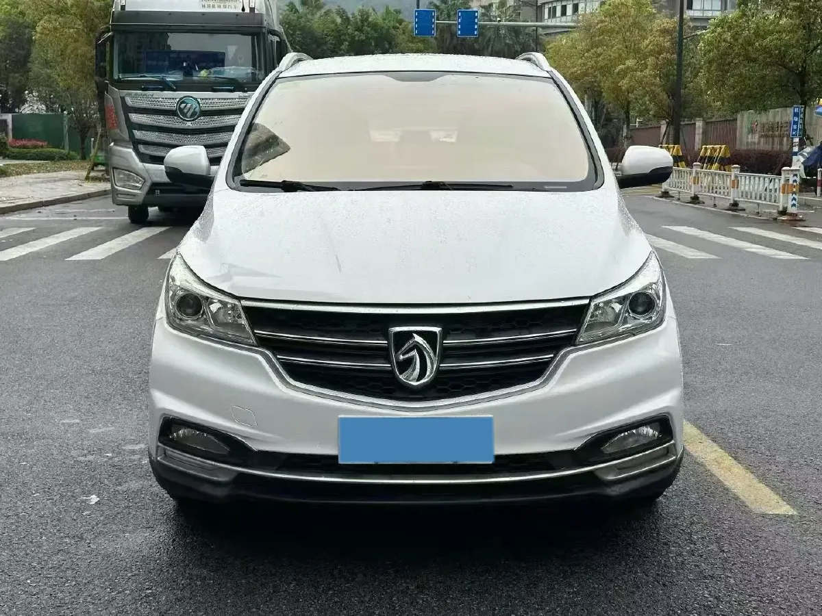 2019 BaoJun 730 1.5T 147HP L4 CVT,autocango,china used car exporter,china ev exporter,chinese used car exporter,chinese used ev exporter
