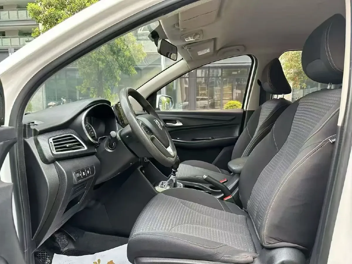 2019 BaoJun 730 1.5T 147HP L4 CVT,autocango,china used car exporter,china ev exporter,chinese used car exporter,chinese used ev exporter