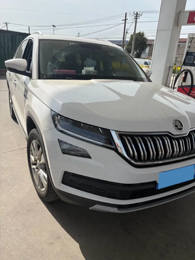2021 Skoda Kodiak 2.0T 186HP L4 7DCT,autocango,china used car exporter,china ev exporter,chinese used car exporter,chinese used ev exporter