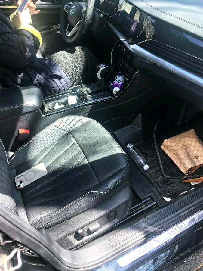 2024 Volkswagen Passat 2.0T 220HP L4 7DCT,autocango,china used car exporter,china ev exporter,chinese used car exporter,chinese used ev exporter