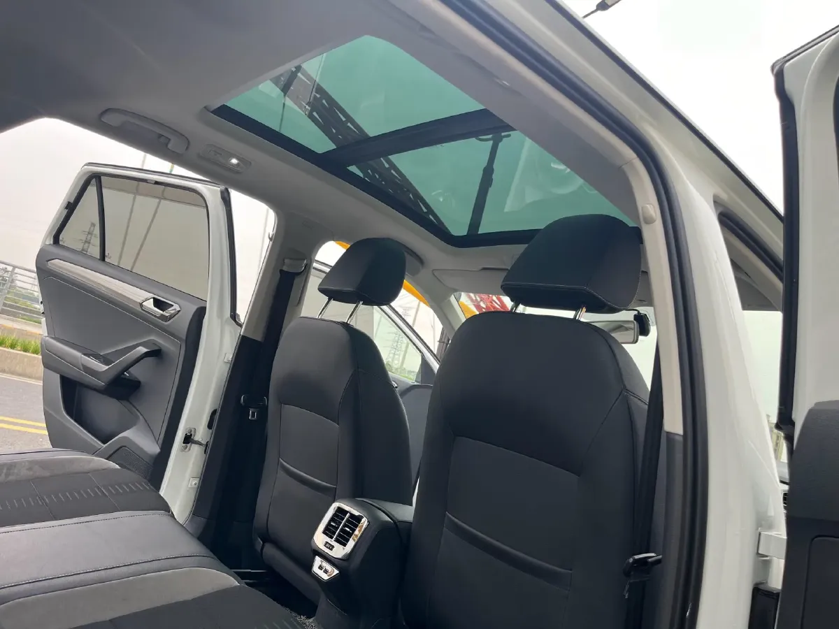 2018 Mitsubishi Eclipse Cross 1.5T 170HP L4 CVT,autocango,china used car exporter,china ev exporter,chinese used car exporter,chinese used ev exporter