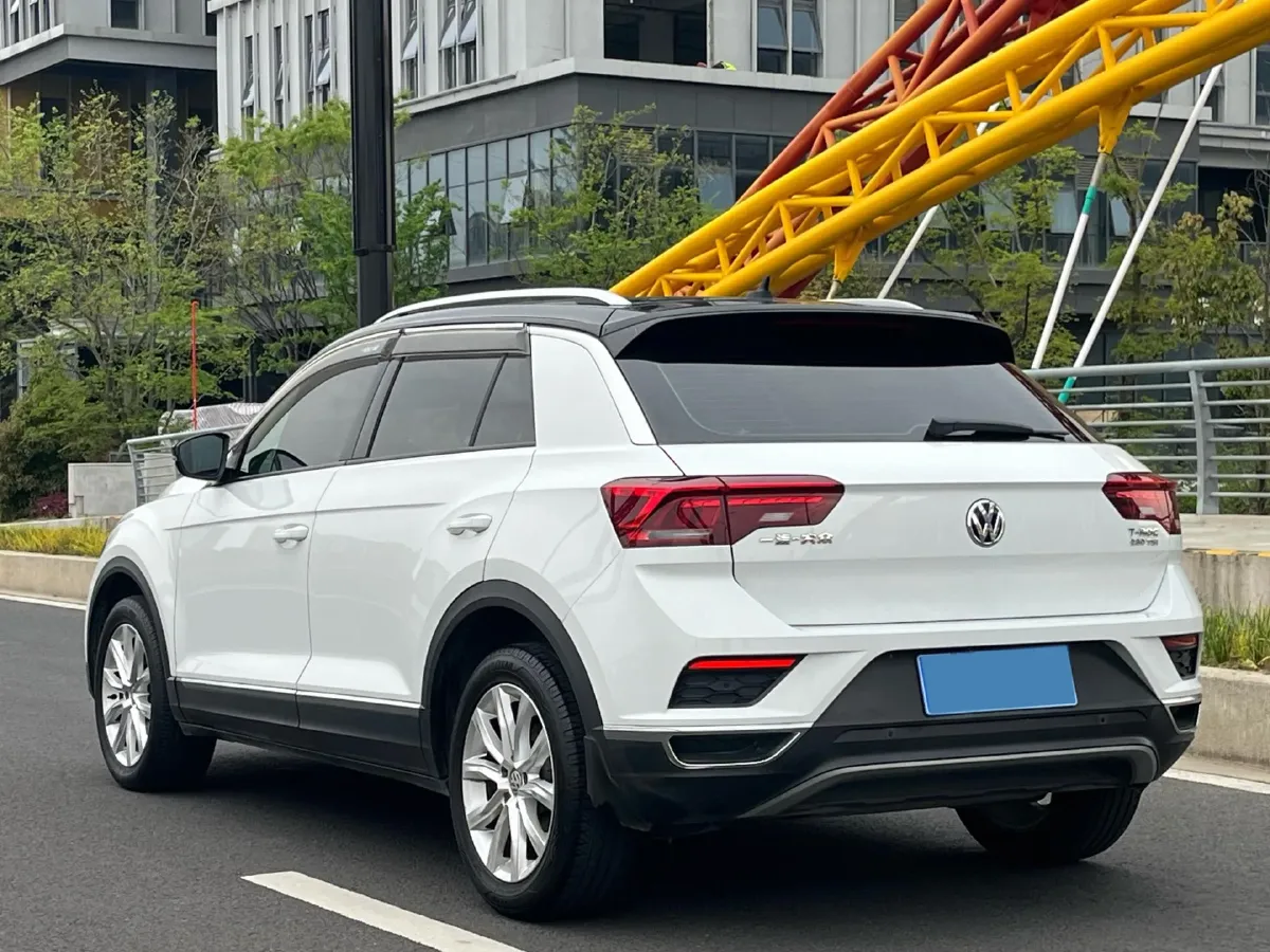 2018 Mitsubishi Eclipse Cross 1.5T 170HP L4 CVT,autocango,china used car exporter,china ev exporter,chinese used car exporter,chinese used ev exporter