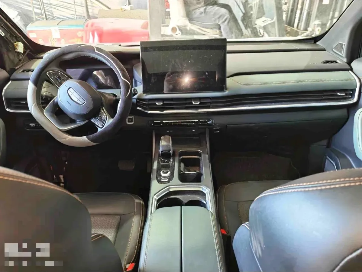 2025 Geely Okavango L 2.0T 218HP L4 7DCT,autocango,china used car exporter,china ev exporter,chinese used car exporter,chinese used ev exporter