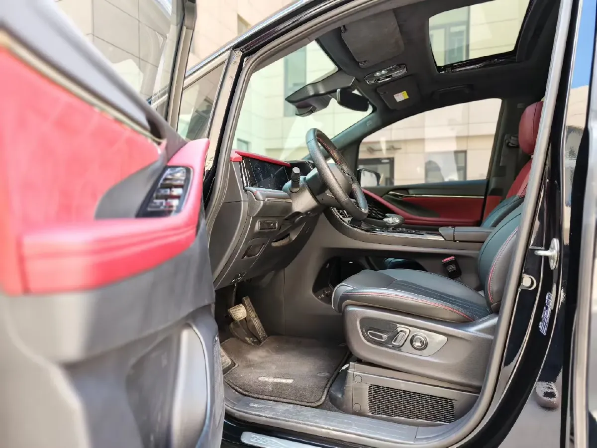 2024 GAC Trumpchi M8 2.0T 252HP L4 8AT,autocango,china used car exporter,china ev exporter,chinese used car exporter,chinese used ev exporter