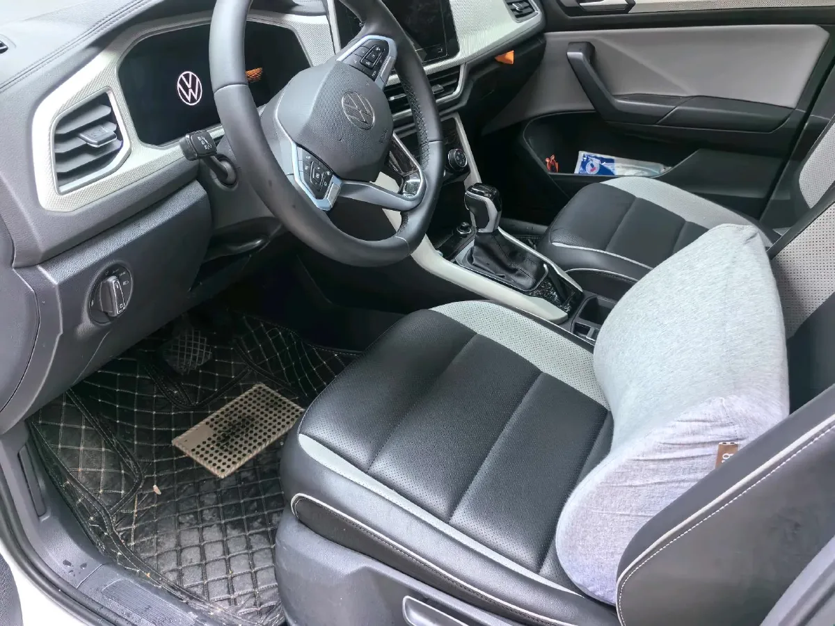 2024 Volkswagen T-Roc 1.4T 150HP L4 7DCT,autocango,china used car exporter,china ev exporter,chinese used car exporter,chinese used ev exporter