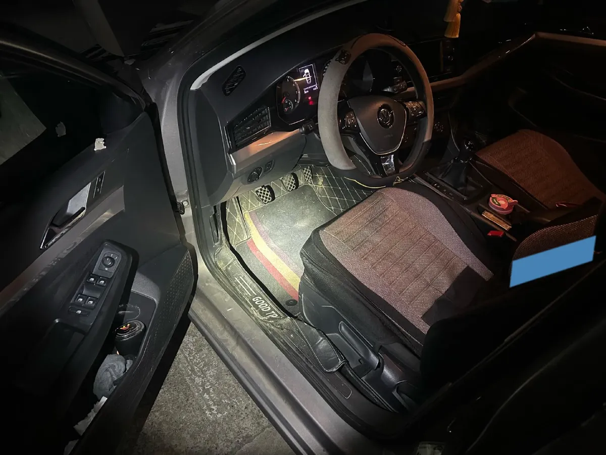 2019 MAXUS XinTu V80 2.5T 136HP L4 6MT,autocango,china used car exporter,china ev exporter,chinese used car exporter,chinese used ev exporter