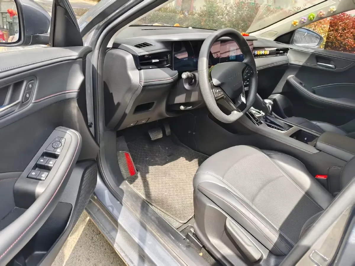 2023 Roewe i5 1.5L 129HP L4 CVT,autocango,china used car exporter,china ev exporter,chinese used car exporter,chinese used ev exporter