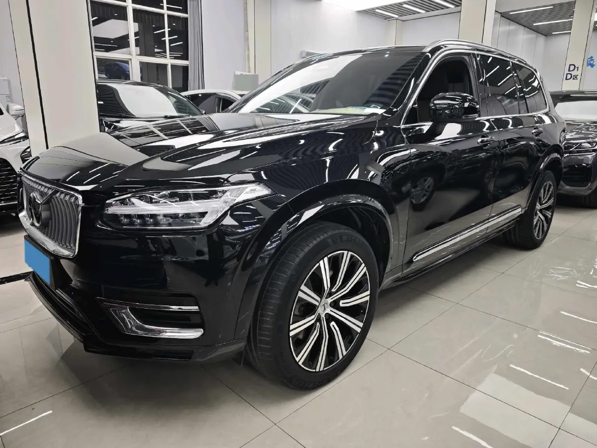 2023 Volvo XC90 2.0T 250HP L4 8AT,autocango,china used car exporter,china ev exporter,chinese used car exporter,chinese used ev exporter