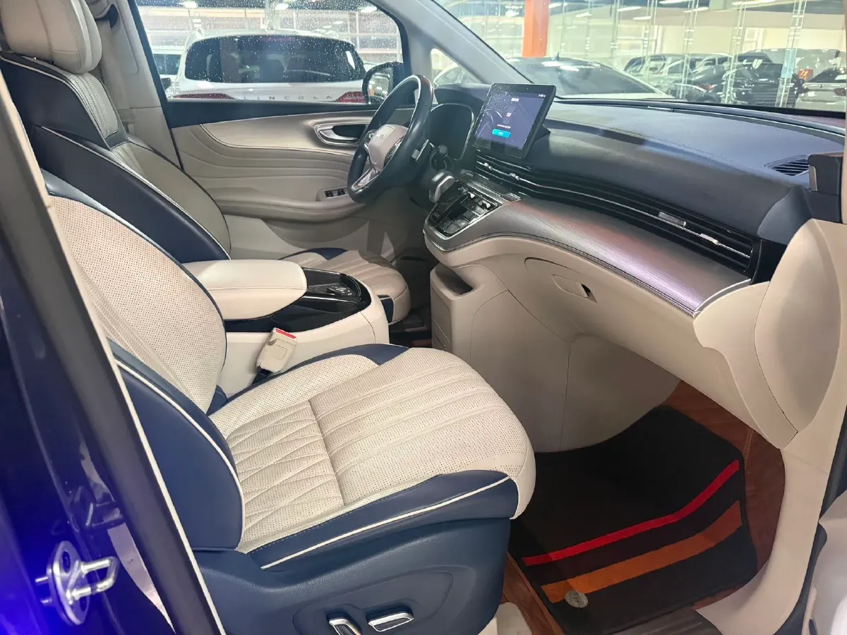 2022 Roewe iMAX8 2.0T 234HP L4 8AT,autocango,china used car exporter,china ev exporter,chinese used car exporter,chinese used ev exporter