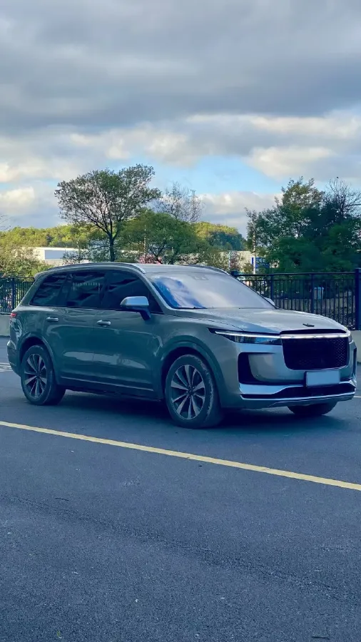 2020 Li ONE Range Extended 131HP REEV 40.5KWH,autocango,china used car exporter,china ev exporter,chinese used car exporter,chinese used ev exporter