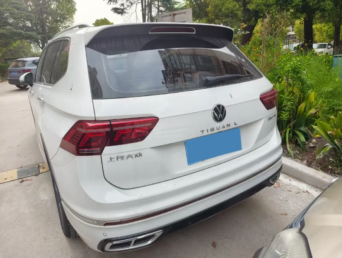 2023 Volkswagen Tiguan L 2.0T 186HP L4 7DCT,autocango,china used car exporter,china ev exporter,chinese used car exporter,chinese used ev exporter