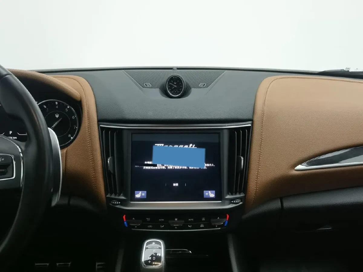 2022 Maserati Levante 2.0T 330HP L4 8AT,autocango,china used car exporter,china ev exporter,chinese used car exporter,chinese used ev exporter