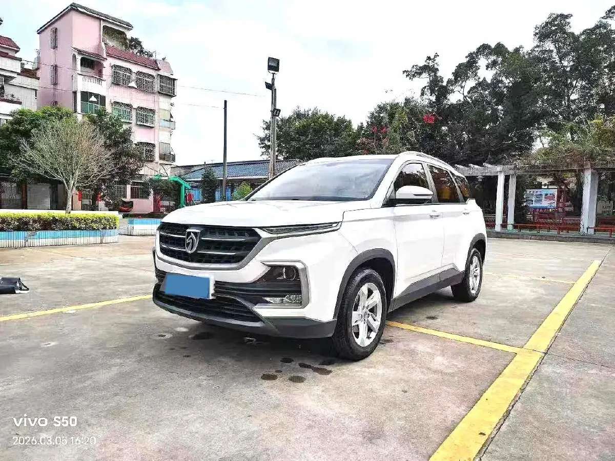 2018 BaoJun 530 1.5T 150HP L4 6MT,autocango,china used car exporter,china ev exporter,chinese used car exporter,chinese used ev exporter