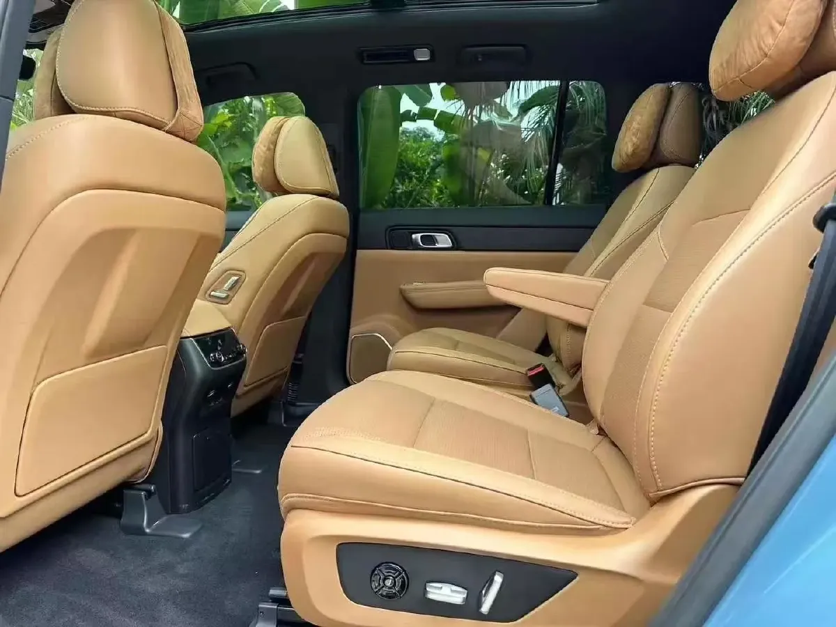 2021 Li ONE Range Extended 131HP REEV 40.5KWH,autocango,china used car exporter,china ev exporter,chinese used car exporter,chinese used ev exporter