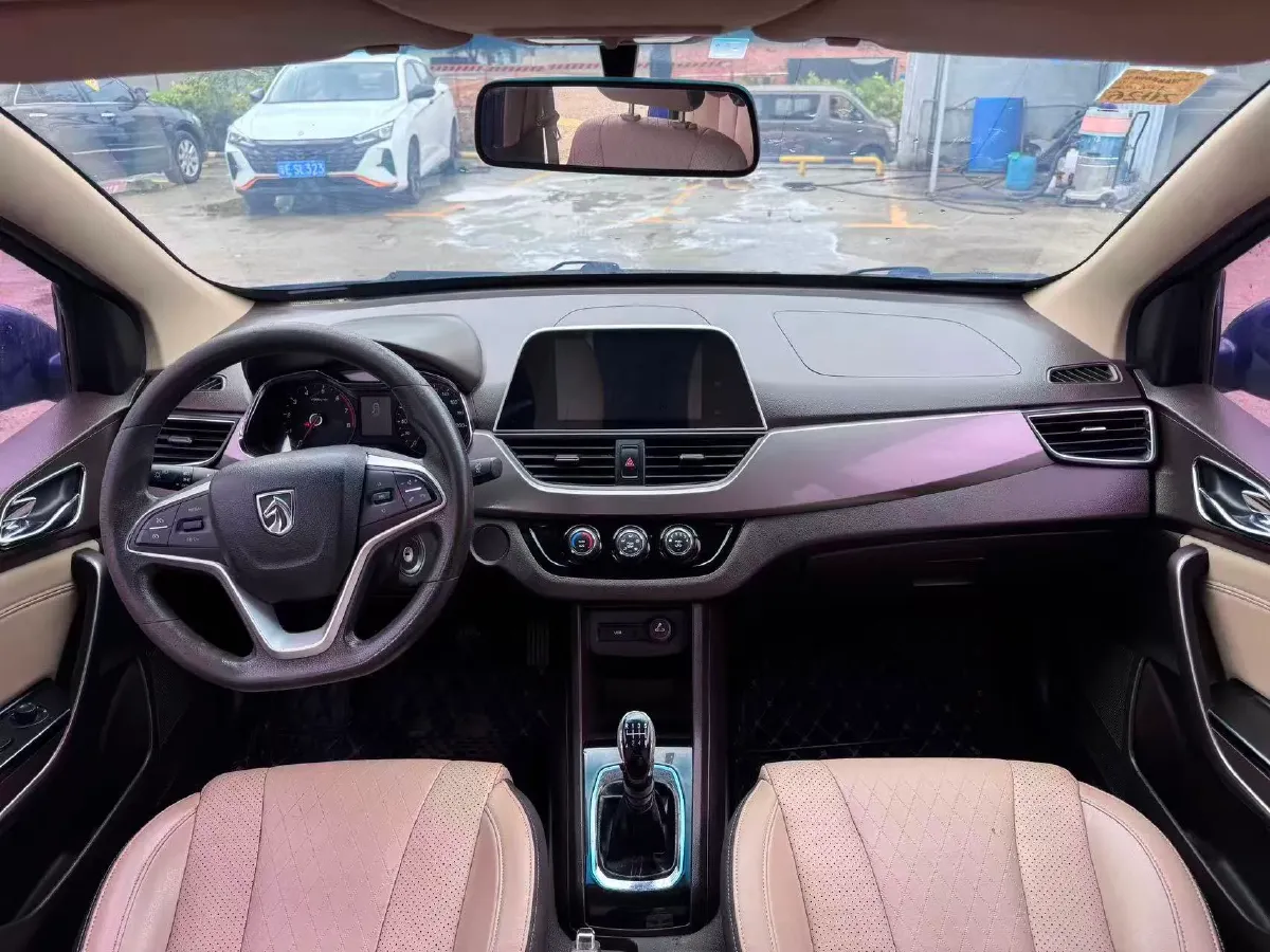 2017 BaoJun 310W 1.5L 112HP L4 6MT,autocango,china used car exporter,china ev exporter,chinese used car exporter,chinese used ev exporter