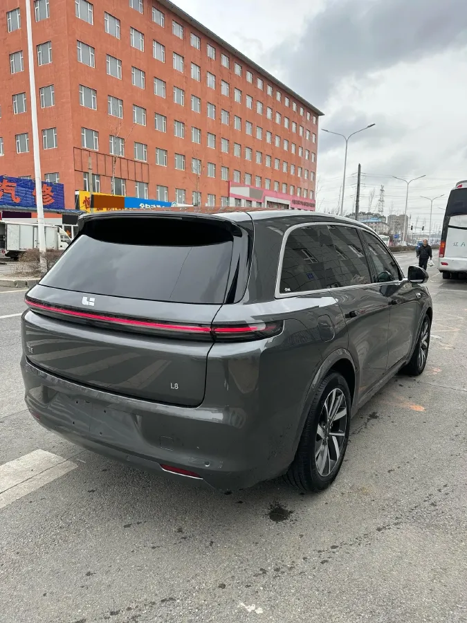 2023 Li L8 Range Extended 154HP REEV 40.9KWH,autocango,china used car exporter,china ev exporter,chinese used car exporter,chinese used ev exporter