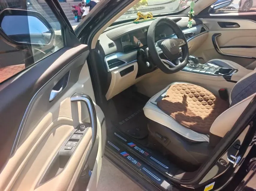 2023 Bestune T77 1.5T 169HP L4 7DCT,autocango,china used car exporter,china ev exporter,chinese used car exporter,chinese used ev exporter