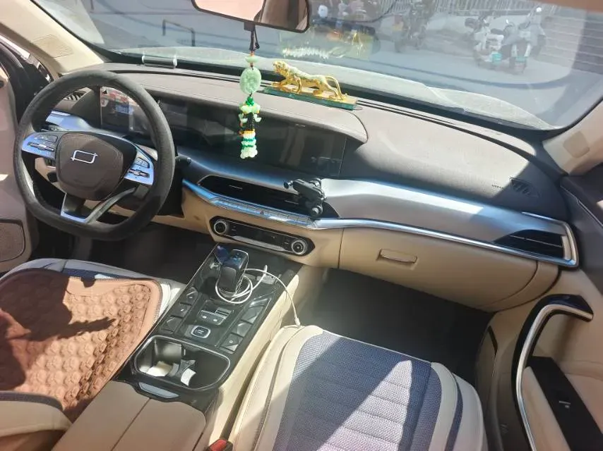 2023 Bestune T77 1.5T 169HP L4 7DCT,autocango,china used car exporter,china ev exporter,chinese used car exporter,chinese used ev exporter