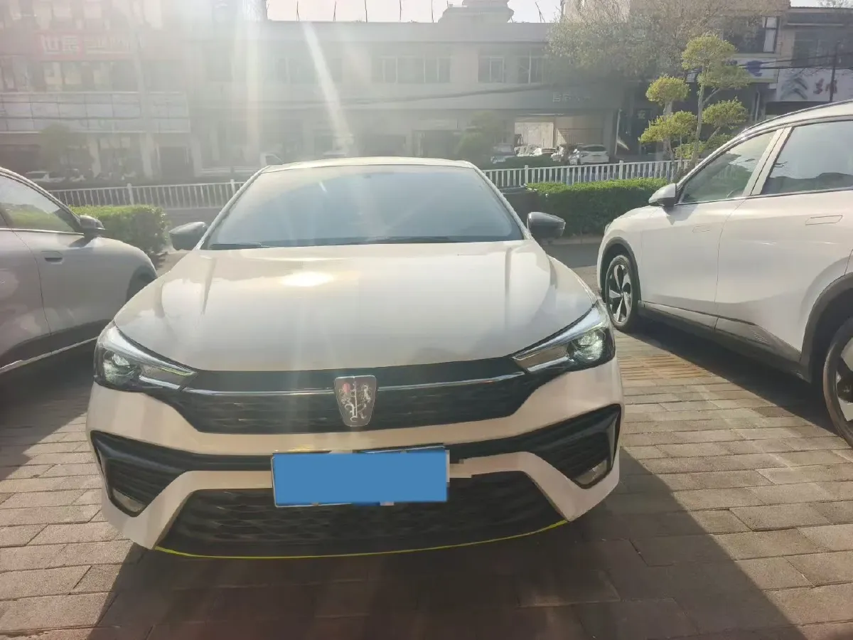 2021 Roewe i5 1.5L 120HP L4 CVT,autocango,china used car exporter,china ev exporter,chinese used car exporter,chinese used ev exporter