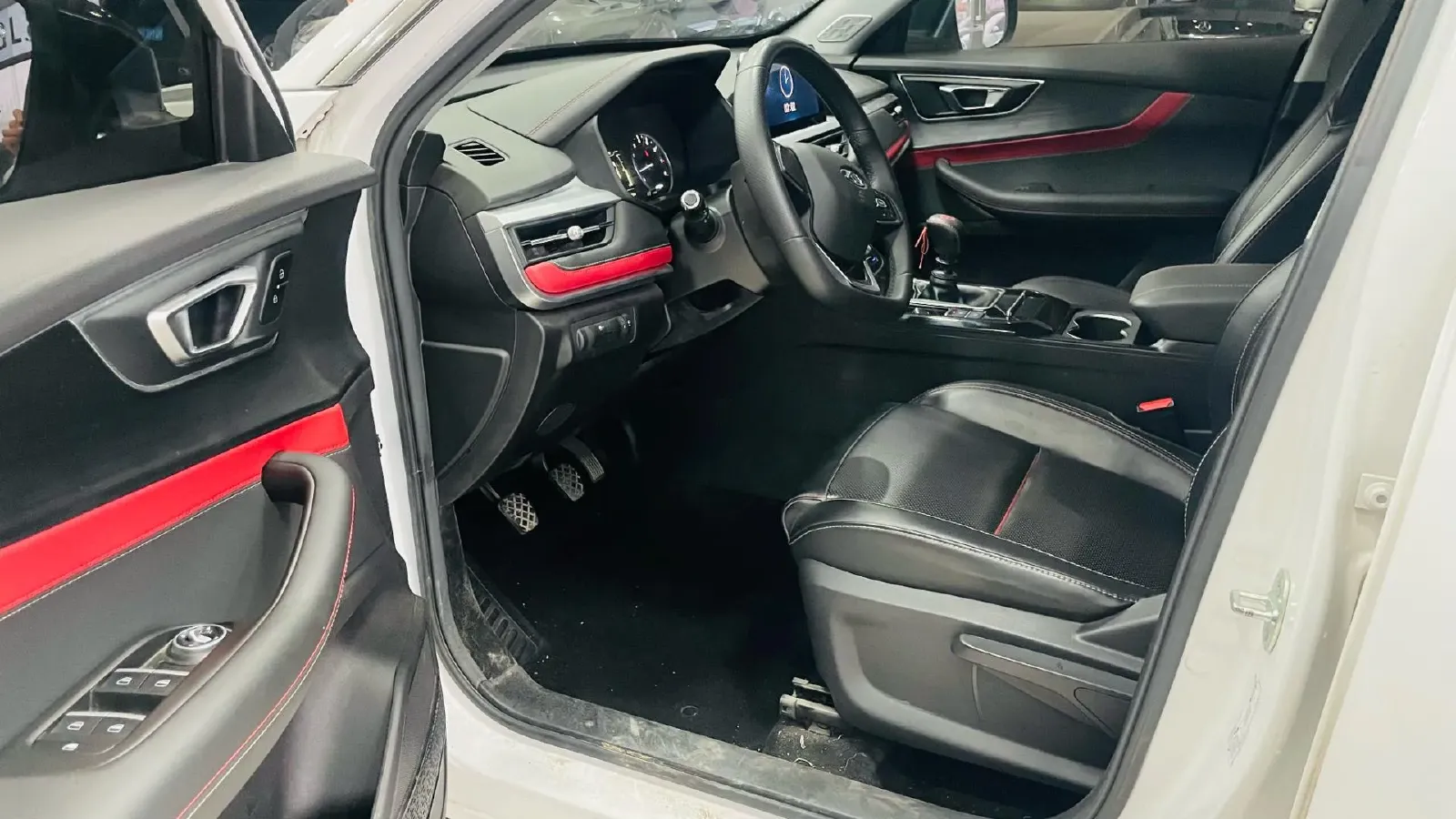 2023 Chery Tiggo 7 1.5T 156HP L4 6MT,autocango,china used car exporter,china ev exporter,chinese used car exporter,chinese used ev exporter