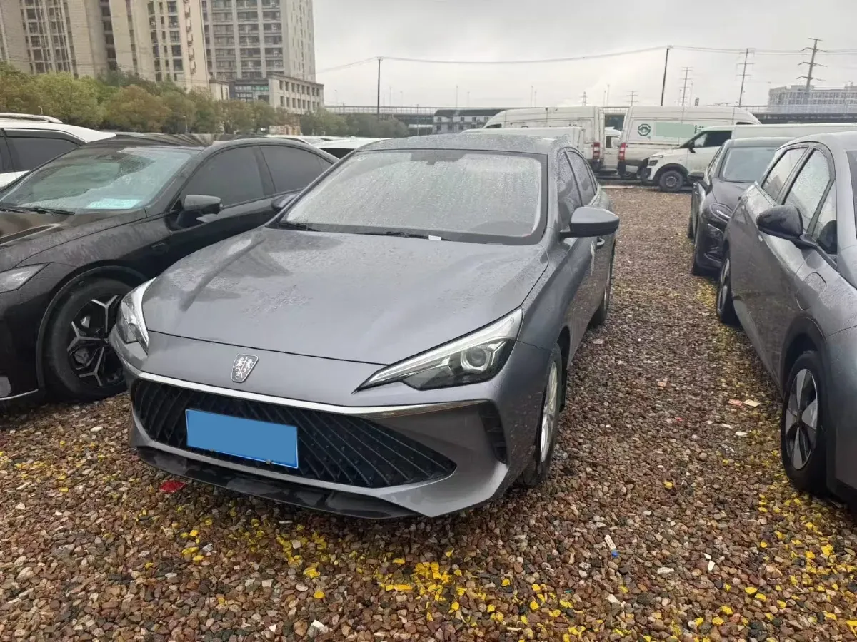 2023 Roewe i5 1.5L 129HP L4 5MT,autocango,china used car exporter,china ev exporter,chinese used car exporter,chinese used ev exporter